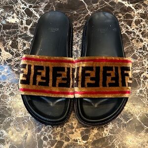 Fendi Black and Gold Logo Slides